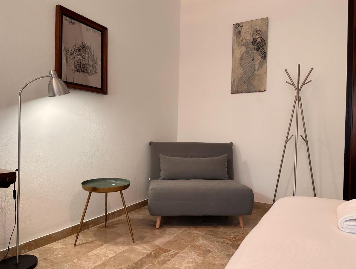 Orea Spiti - Drawings In Teodosio Appartement